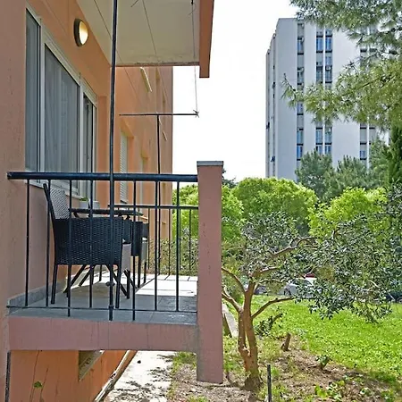 Silent With A Little Balcony Apartment *